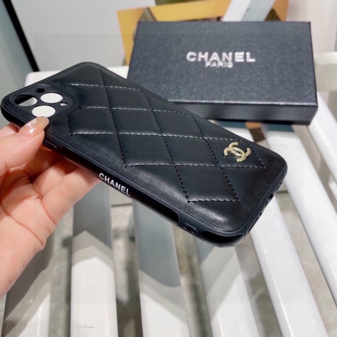 Chanel シャネル・iPhone 携帯クラシッントケース