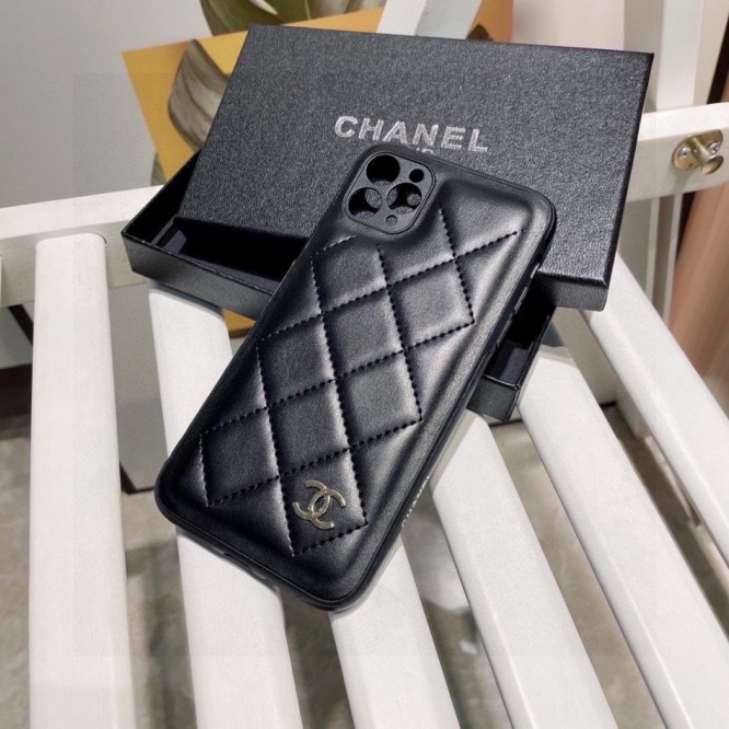 Chanel シャネル・iPhone 携帯クラシッントケース