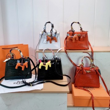 Hermes エルメス ☆ 2021年最新なクラシックな Kelly ショルダーバッグ 手提げ袋 肩掛け      Hermes エルメス ☆ 2021年最新なクラシックな Kelly ショルダーバッグ 手提げ袋 肩掛け