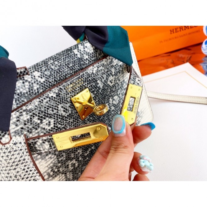 Hermes エルメス ☆ 2021年最新なクラシックな Kelly ショルダーバッグ 手提げ袋 肩掛け