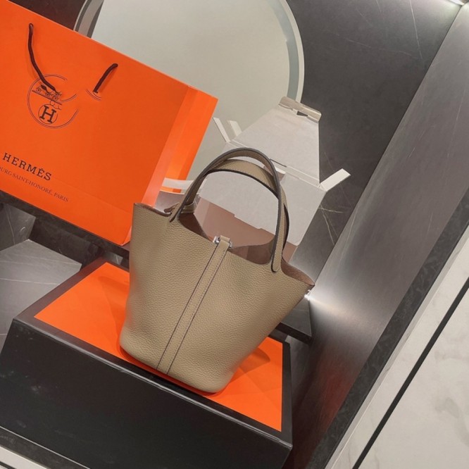 Hermes エルメス ☆ 2021年最新なクラシックな Picotin 18 手提げ袋