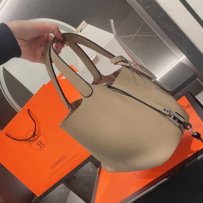 Hermes エルメス ☆ 2021年最新なクラシックな Picotin 18 手提げ袋