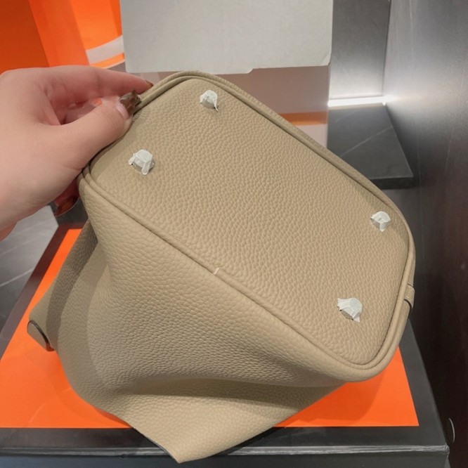 Hermes エルメス ☆ 2021年最新なクラシックな Picotin 18 手提げ袋