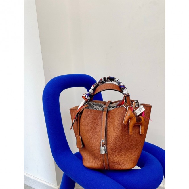 Hermes エルメス ☆ 2021年最新なクラシックな Picotin 18 手提げ袋