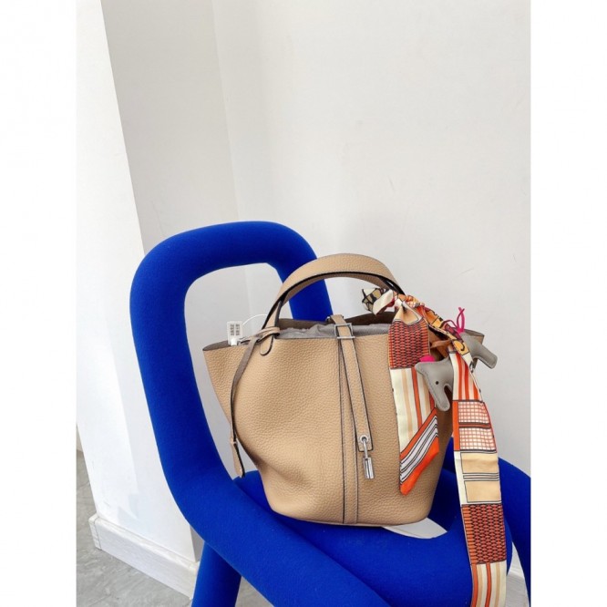 Hermes エルメス ☆ 2021年最新なクラシックな Picotin 18 手提げ袋
