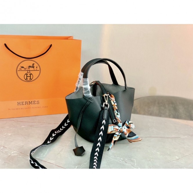 Hermes エルメス ☆ 2021年最新なクラシックな Picotin 18 手提げ袋 肩掛け