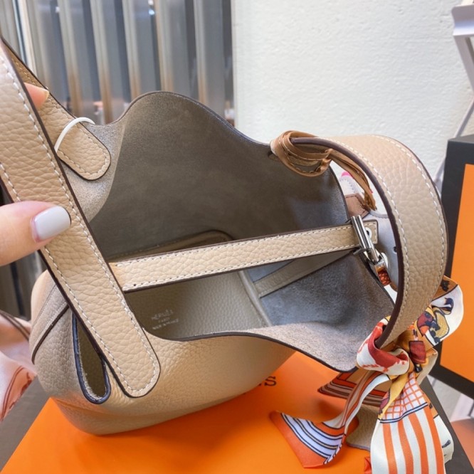 Hermes エルメス ☆ 2021年最新なクラシックな Picotin 20 手提げ袋