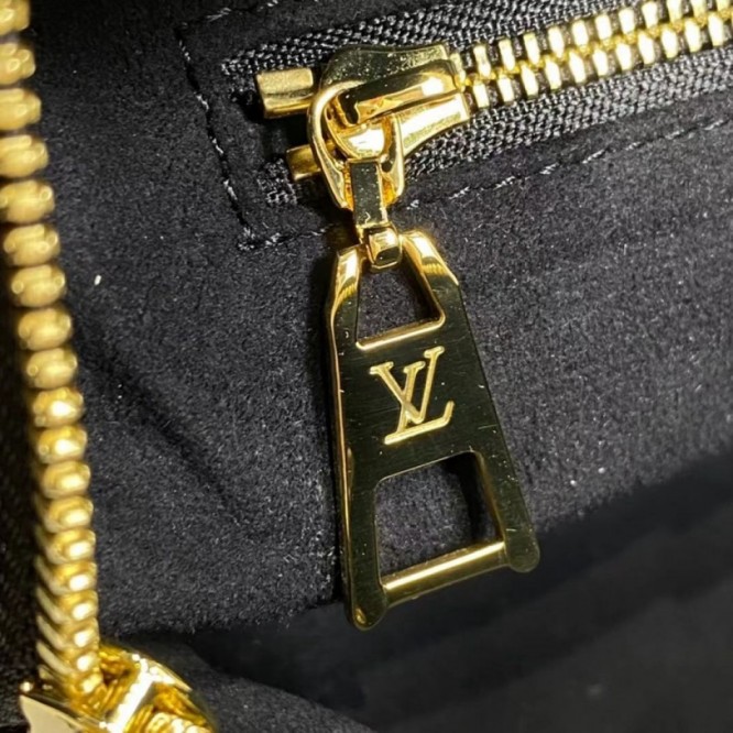 LOUIS VUITTON M45393 プティット・マル スープル