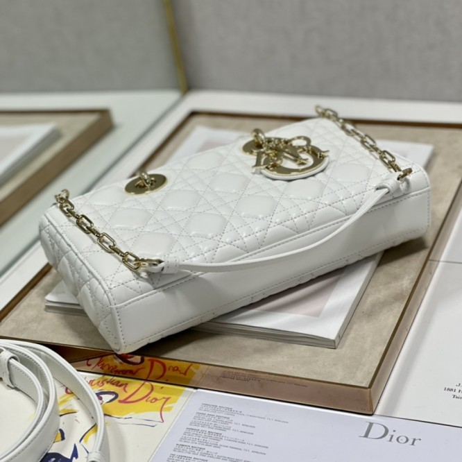 Dior バッグ《LADY D-JOY》ラテカラー Cannage ラム DHL