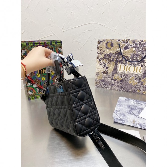 Dior バッグ《LADY DIOR MY ABCDIOR》ブラック カナージュ   M0538BCAL_M900
