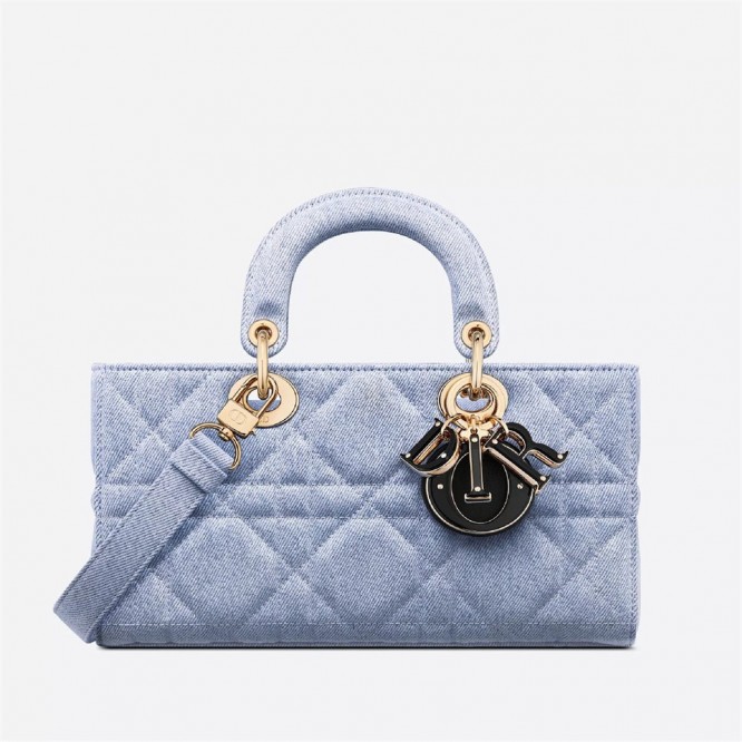 【DIOR】 LADY D-JOY 雑誌掲載！泉里香さん愛用の夏感あふれる新作バッグが登場！