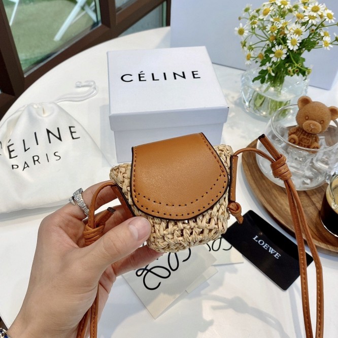 【CELINE】直営店買付#ラフィアのクロスボディAIRPODSパニエ