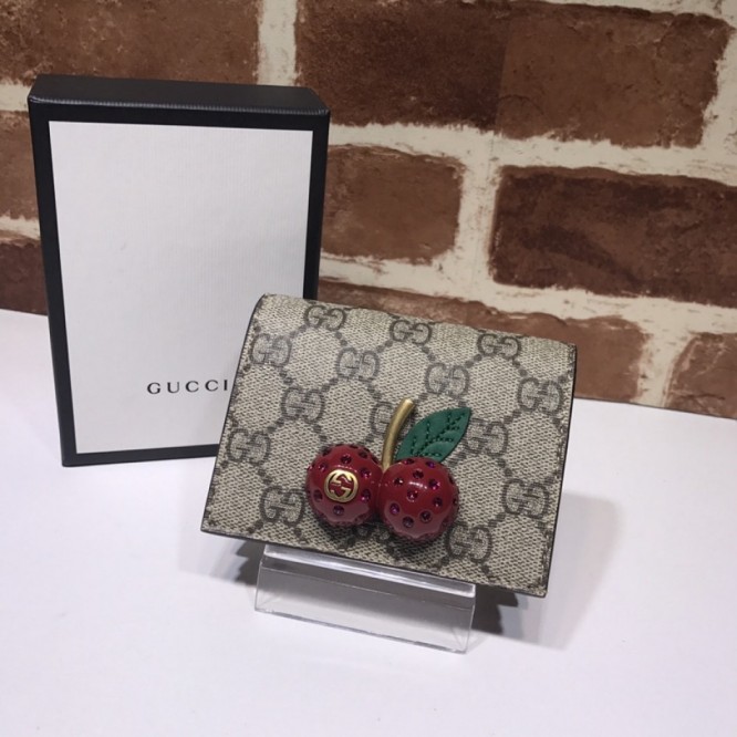 Gucciチェリー(さくらんぼ) 付き GGスプリーム キャンバス カードケース（コイン＆紙幣入れ付き）476050