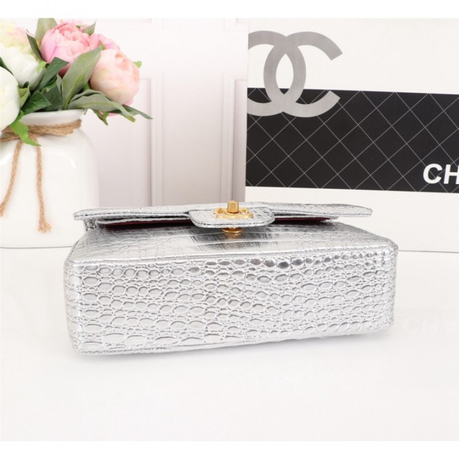 【CHANEL】 フラップバッグ ラムスキン ク