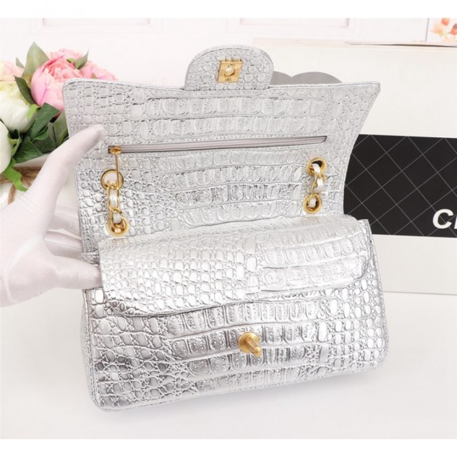 【CHANEL】 フラップバッグ ラムスキン ク