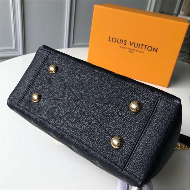 Louis Vuitton M43748 SURÈNE BB 