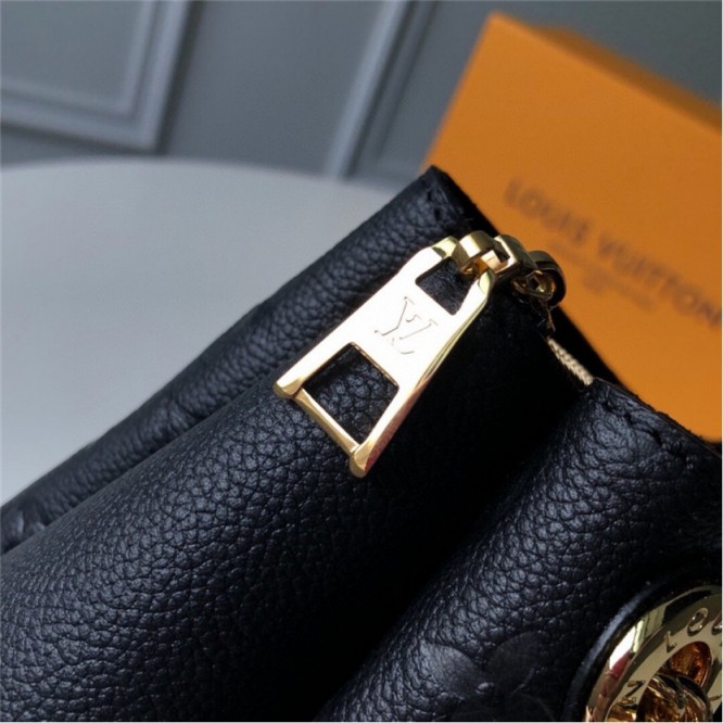 Louis Vuitton M43748 SURÈNE BB 