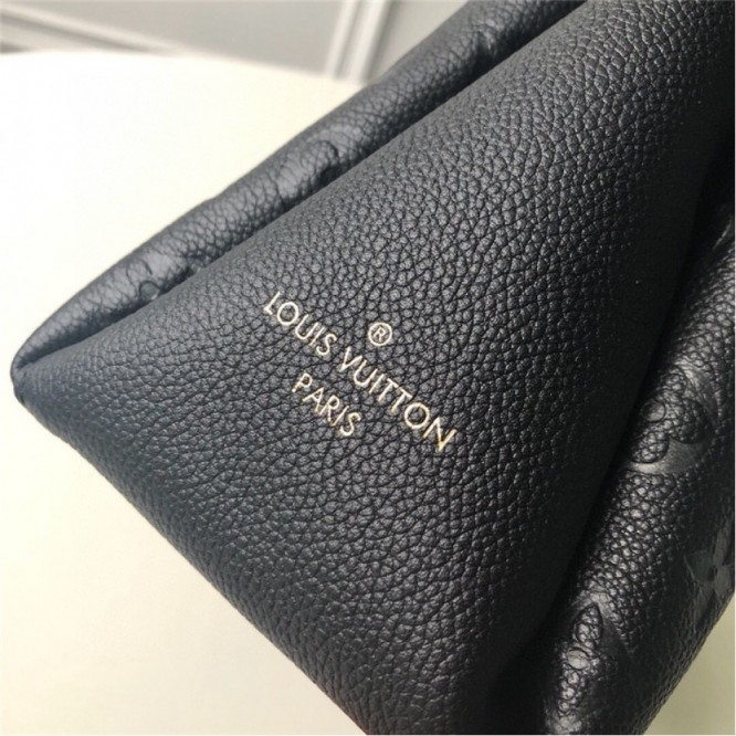 Louis Vuitton M43748 SURÈNE BB 