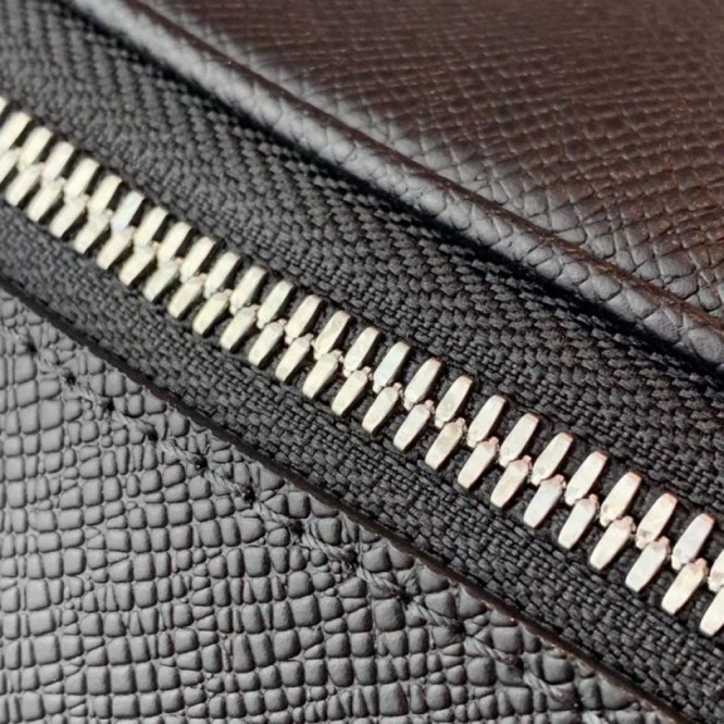 LOUIS VUITTON M30258  アレックス・バックパック