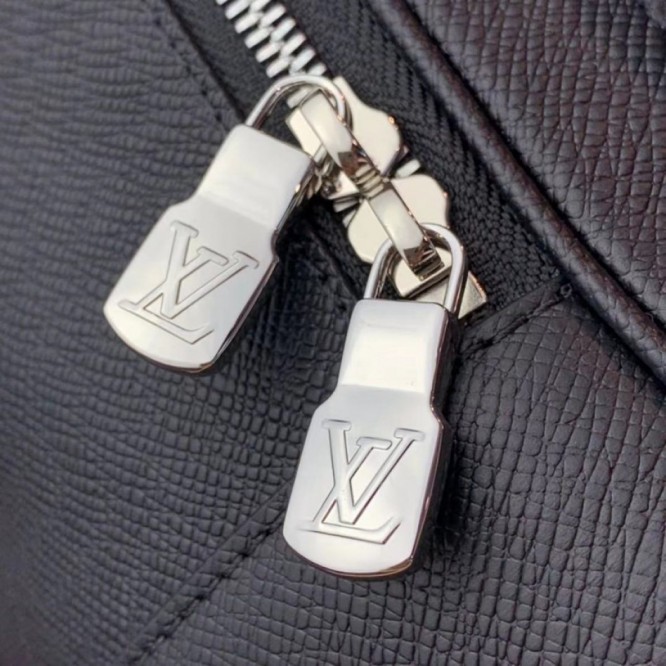 LOUIS VUITTON M30258  アレックス・バックパック