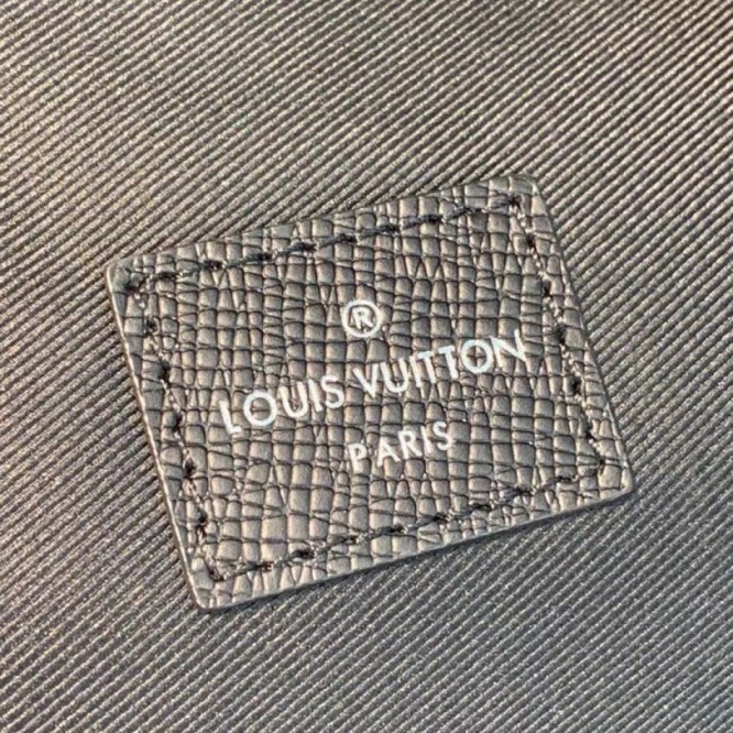 LOUIS VUITTON M30258  アレックス・バックパック