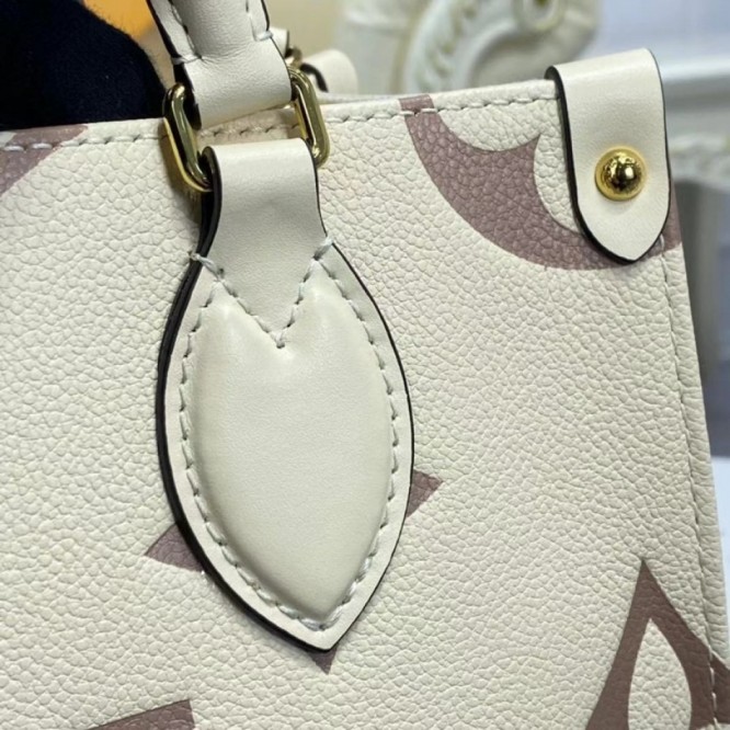 LOUIS VUITTON M45654  オンザゴー PM
