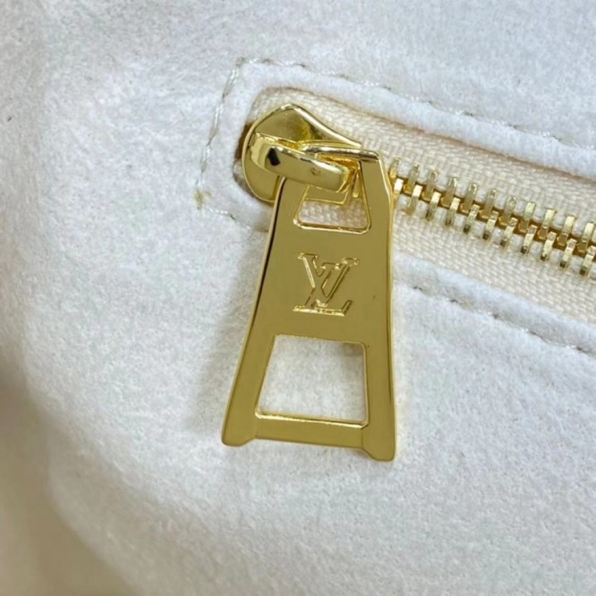 LOUIS VUITTON M45654  オンザゴー PM