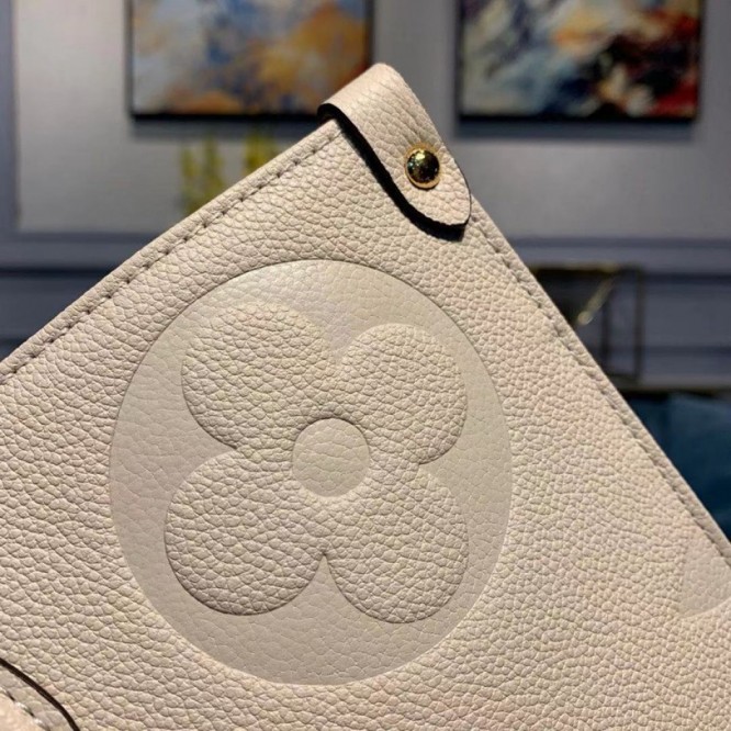 LOUIS VUITTON M45081  オンザゴー GM