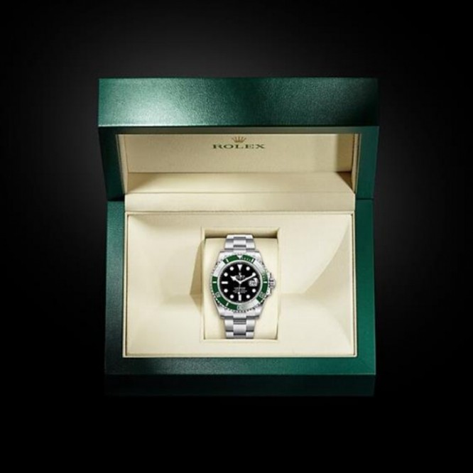 126610 サブマリーナー デイト オイスター、41 mm、オイスタースチール