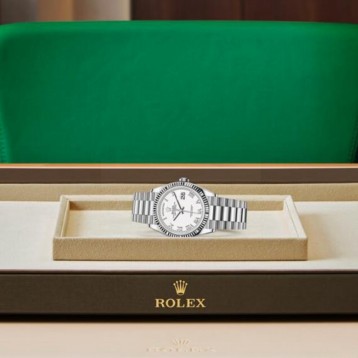 128239 デイデイト 36 オイスター、36 mm、ホワイトゴールド 128239 デイデイト 36 オイスター、36 mm、ホワイトゴールド