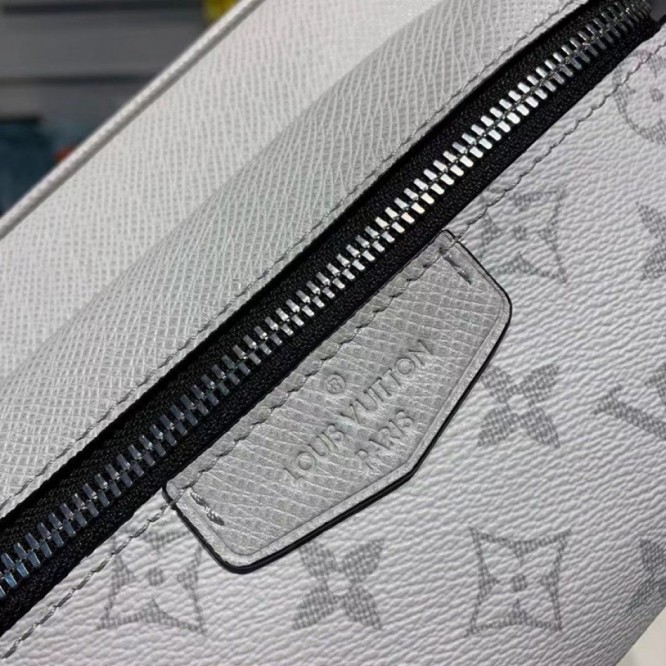 LOUIS VUITTON M30247  バムバッグ・アウトドア