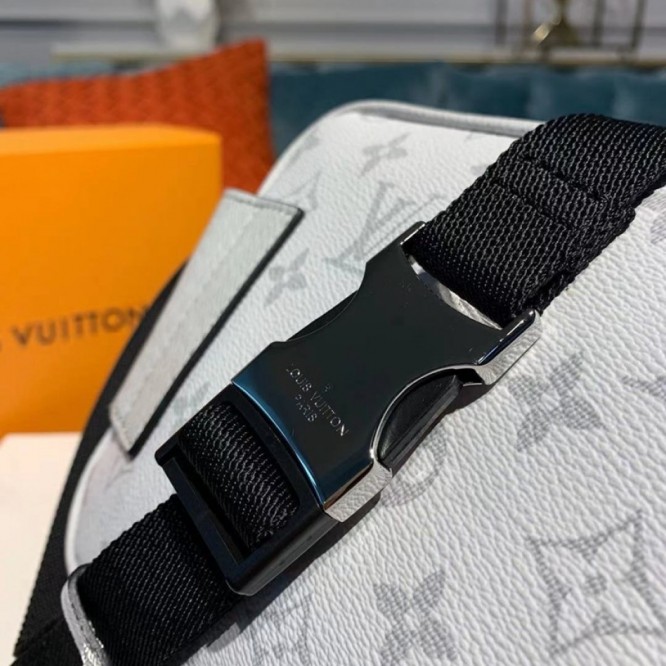 LOUIS VUITTON M30247  バムバッグ・アウトドア