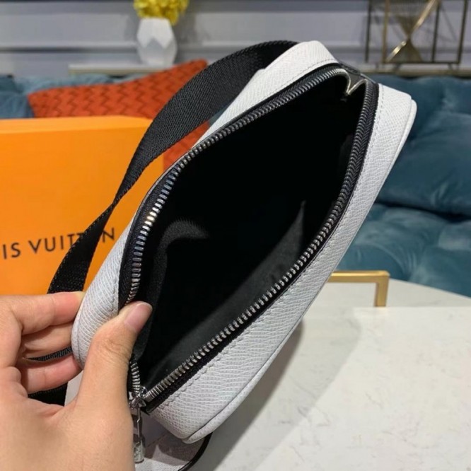 LOUIS VUITTON M30247  バムバッグ・アウトドア