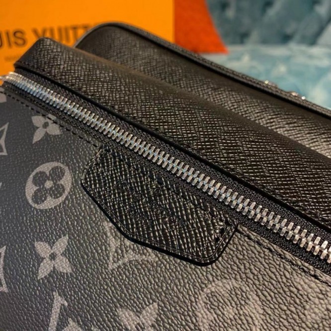 LOUIS VUITTON M30233  アウトドア・メッセンジャー PM