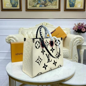 LOUIS VUITTON M45372  オンザゴー GM LOUIS VUITTON M45372  オンザゴー GM