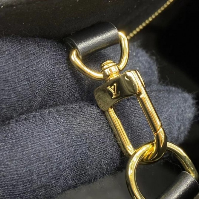LOUIS VUITTON M45372  オンザゴー GM