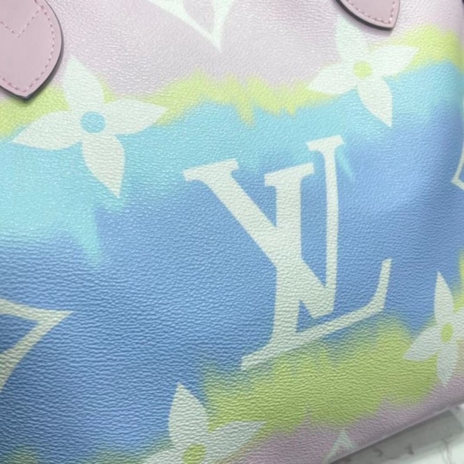 LOUIS VUITTON M45270  LVエスカル ネヴァーフル MM