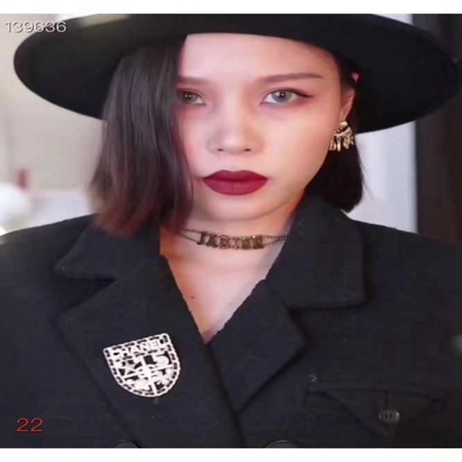 CHANEL シリーズブローチ SP046CH