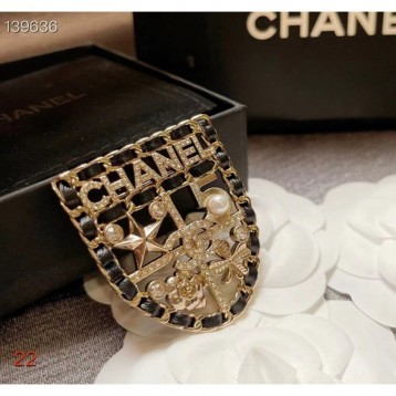 CHANEL シリーズブローチ SP046CH