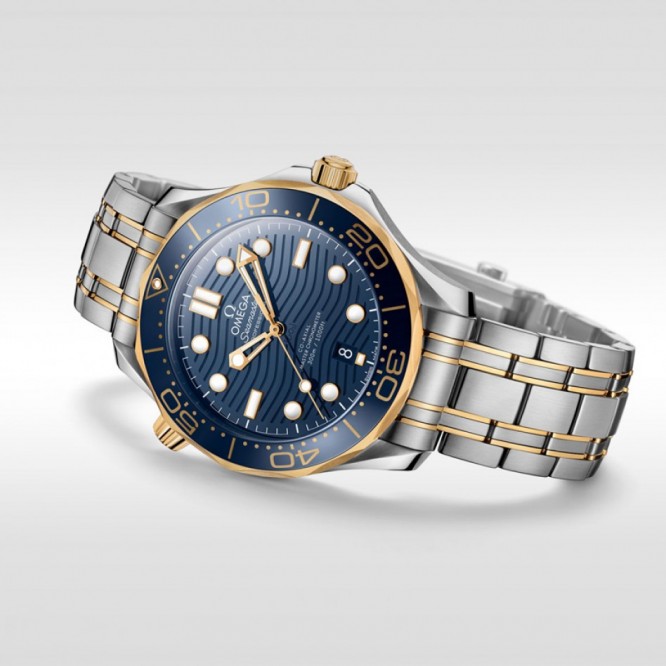 SEAMASTERDIVER 300﻿Mコーアクシャル マスター クロノメーター 42M﻿M-2