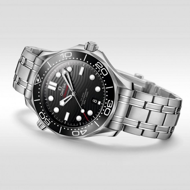 SEAMASTERDIVER 300﻿Mコーアクシャル マスター クロノメーター 42M﻿M