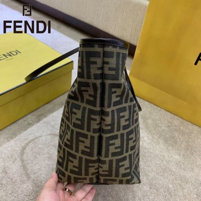 FENDI フェンディ 2021年最新なクラシックな トートバッグ