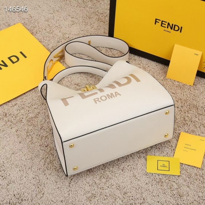 FENDI フェンディ 2021年最新なクラシックな ショルダーバッグ