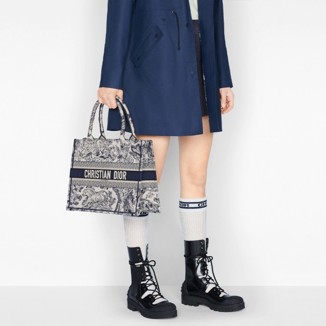 【世界中で大人気♪】Dior 2021 DIOR BOOK TOTE スモールバッグ トワル ドゥ ジュイ エンブロイダリー M1296ZTDT_M808