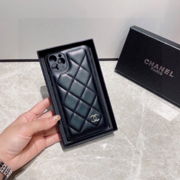 Chanel シャネル・iPhone 携帯クラシッントケース