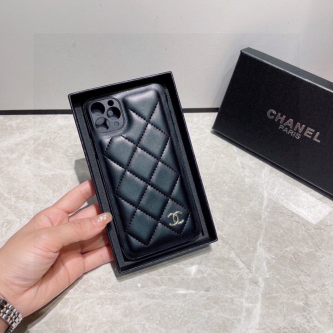 Chanel シャネル・iPhone 携帯クラシッントケース