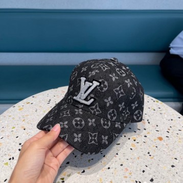 Louis Vuittonルイ・2022年最新キャップ スポーツ帽子 男女兼用 日よけ 野球帽 帽子 ベースボールキャップ Louis Vuittonルイ・2022年最新キャップ スポーツ帽子 男女兼用 日よけ 野球帽 帽子 ベースボールキャップ