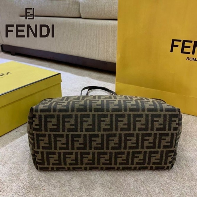 FENDI フェンディ 2021年最新なクラシックな トートバッグ