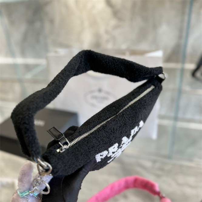 【超レア★数量限定】2022秋冬新作 PRADA テリー ミニバッグ