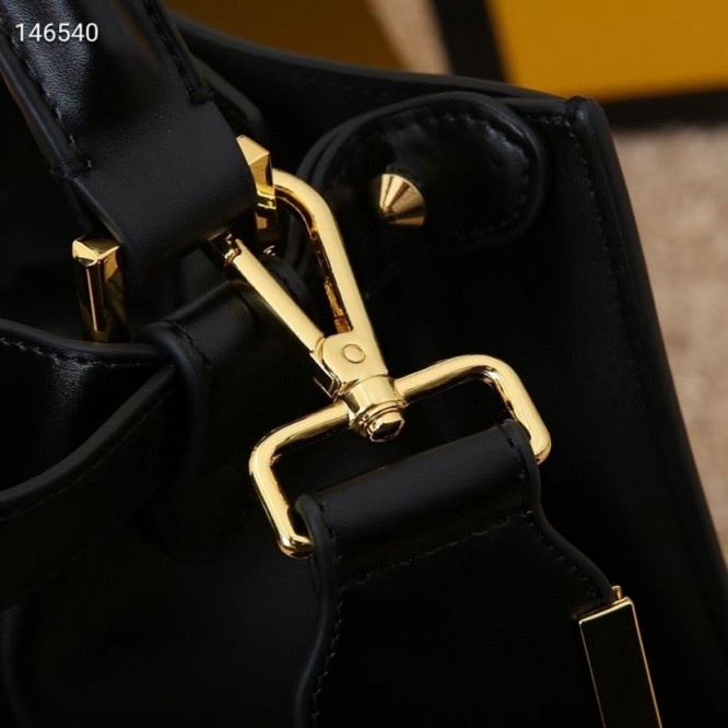 FENDI フェンディ 2021年最新なクラシックな ショルダーバッグ